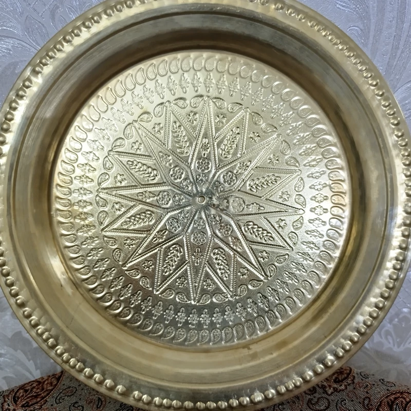 سینی برنجی  قلم زنی شده طرح زنجانی